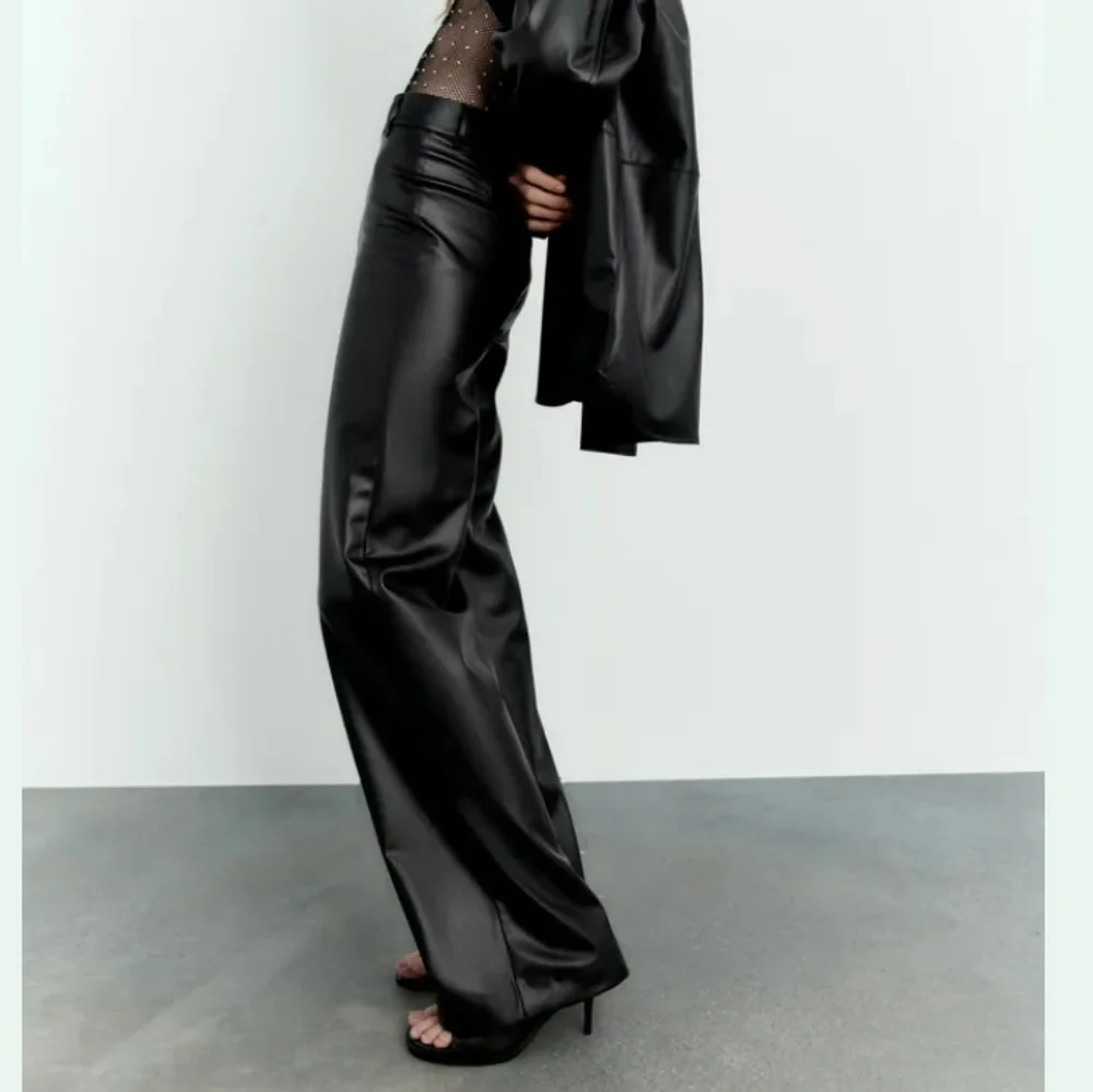 ZARA FAUX LEATHER WIDE PANTS BLACK SIZE M